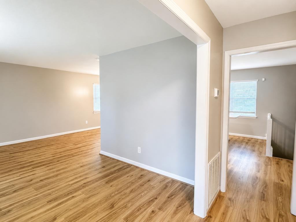 247 Brookside Ct - Photo 2 of 23