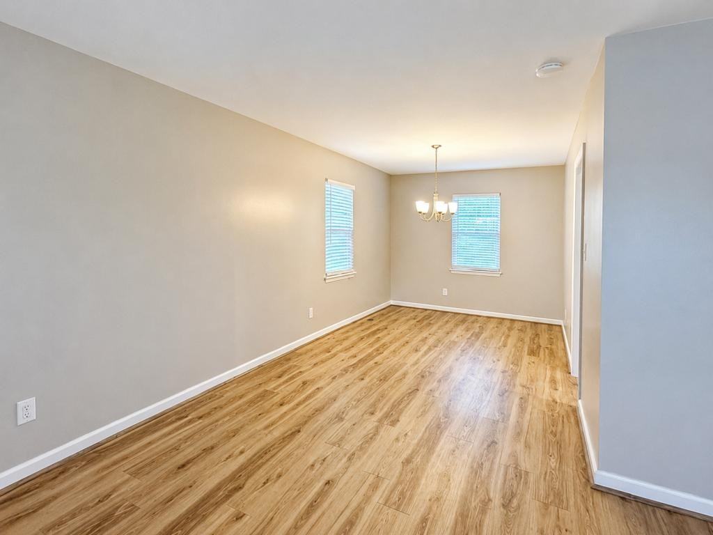 247 Brookside Ct - Photo 4 of 23
