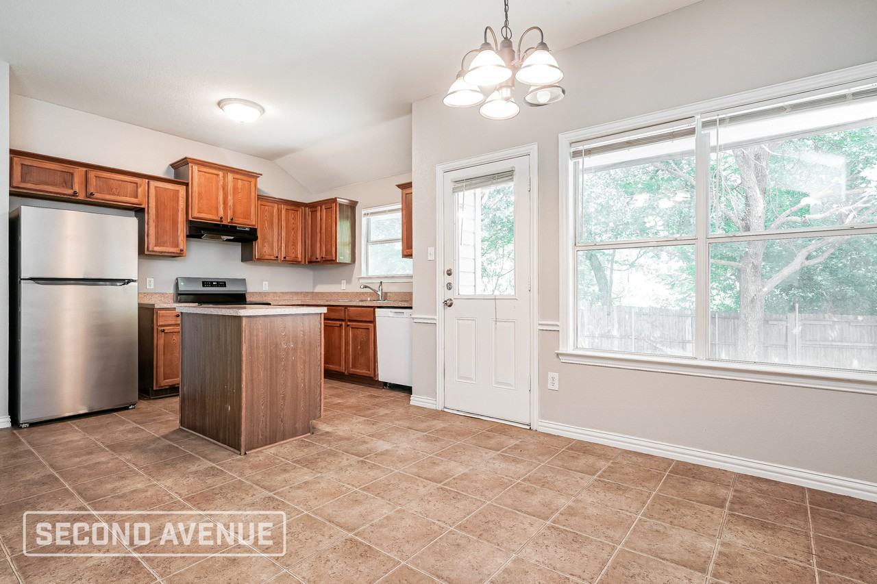 4831 Tecate Ct - Photo 4 of 25