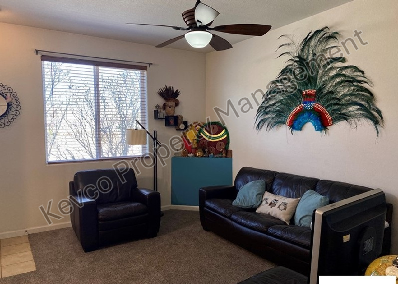 2851 Kansas Dr #F - Photo 3 of 22
