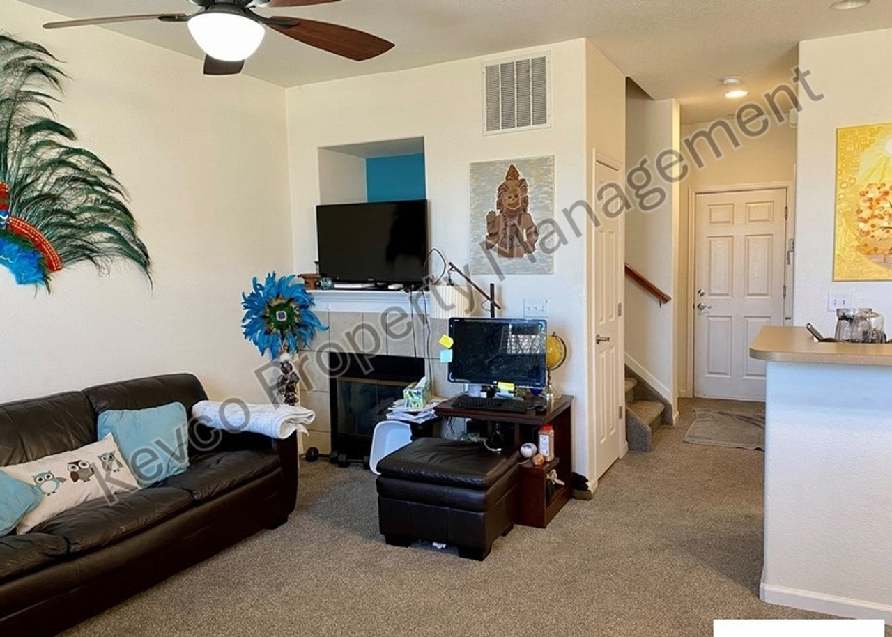 2851 Kansas Dr #F - Photo 4 of 22