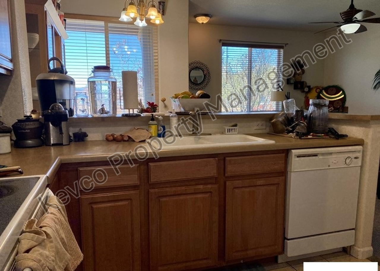 2851 Kansas Dr #F - Photo 7 of 22