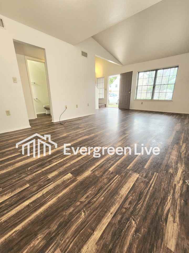 4204 Lew Wallace Dr - Photo 4 of 26