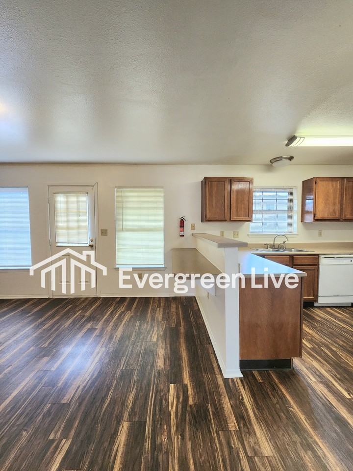 4204 Lew Wallace Dr - Photo 6 of 26