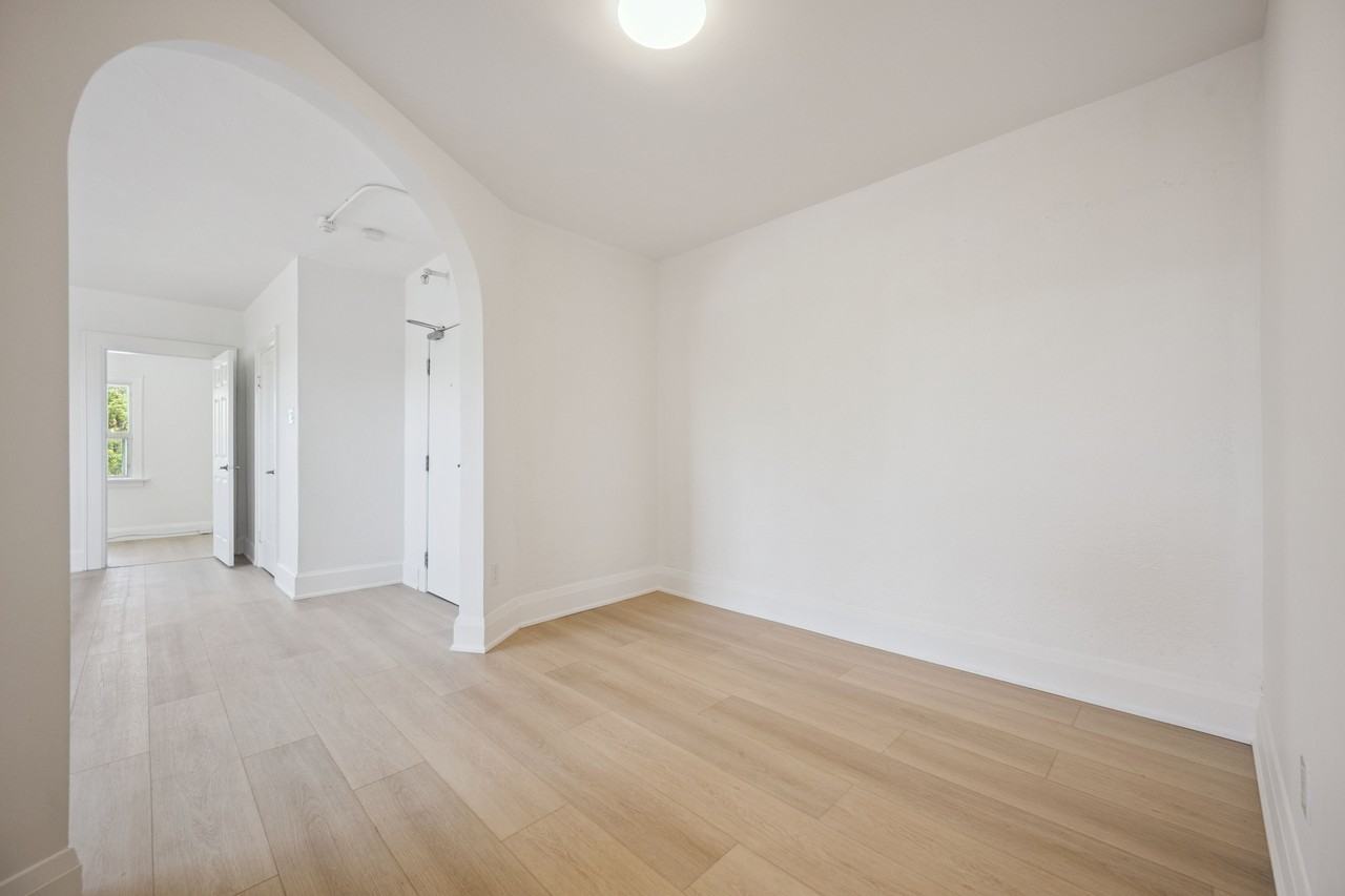Louisa Street Apartments I - Photo 6 of 13