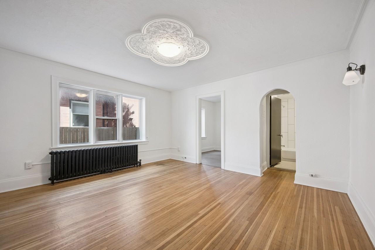 Brownstone 112 (Margaret Ave Apartments) - Photo 3 of 9