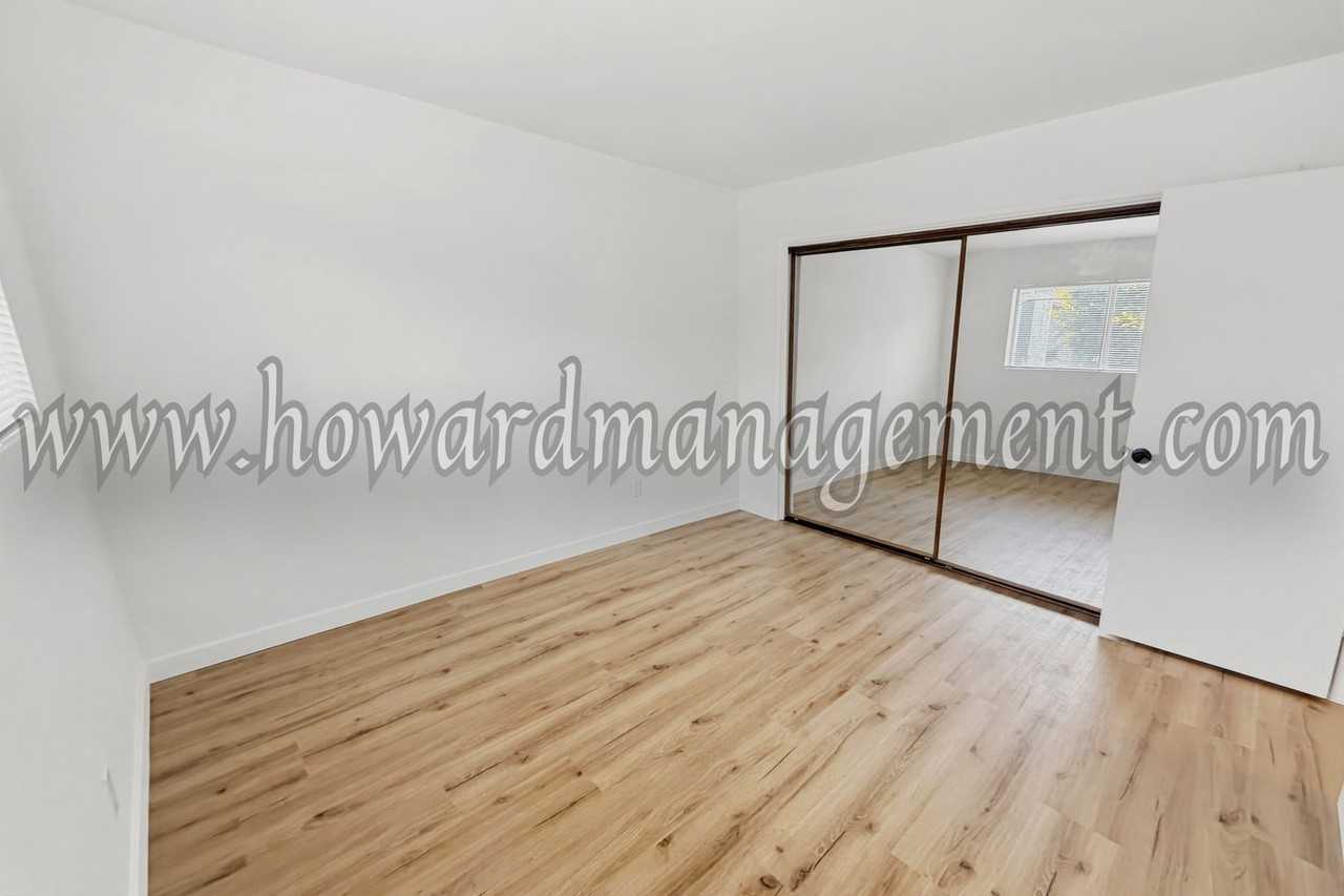 1560 Saltair - Photo 3 of 22