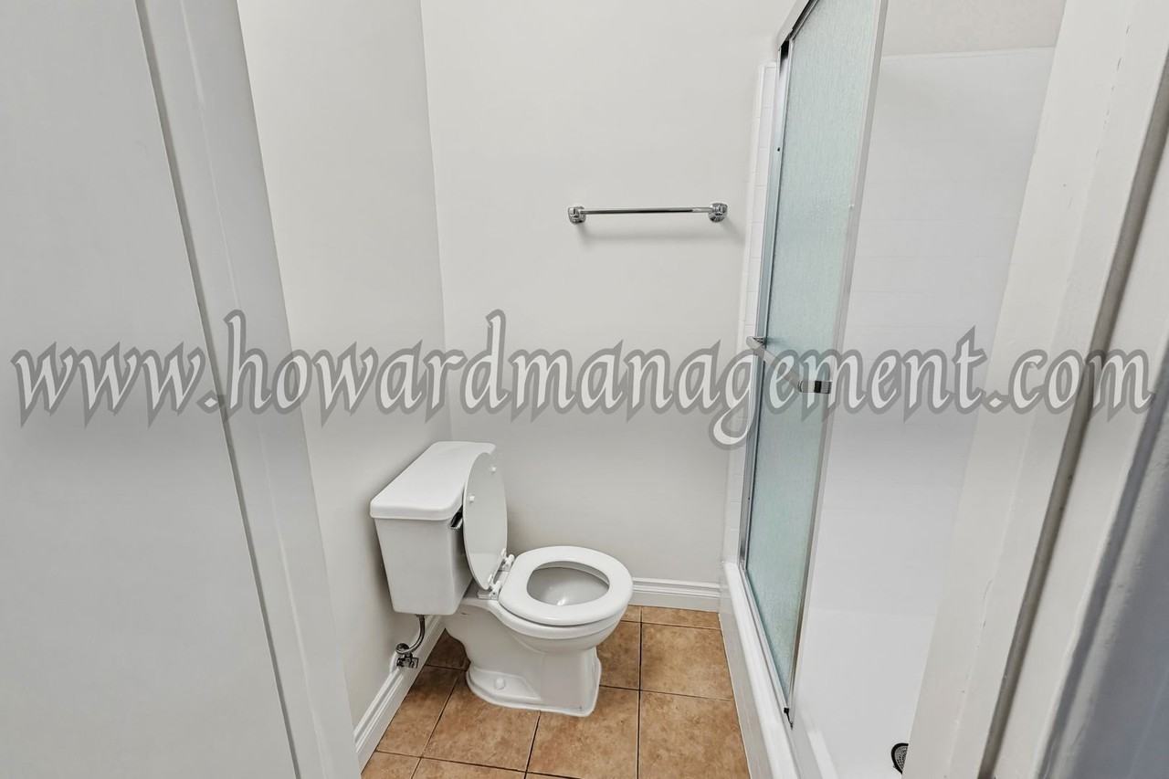 1560 Saltair - Photo 5 of 22