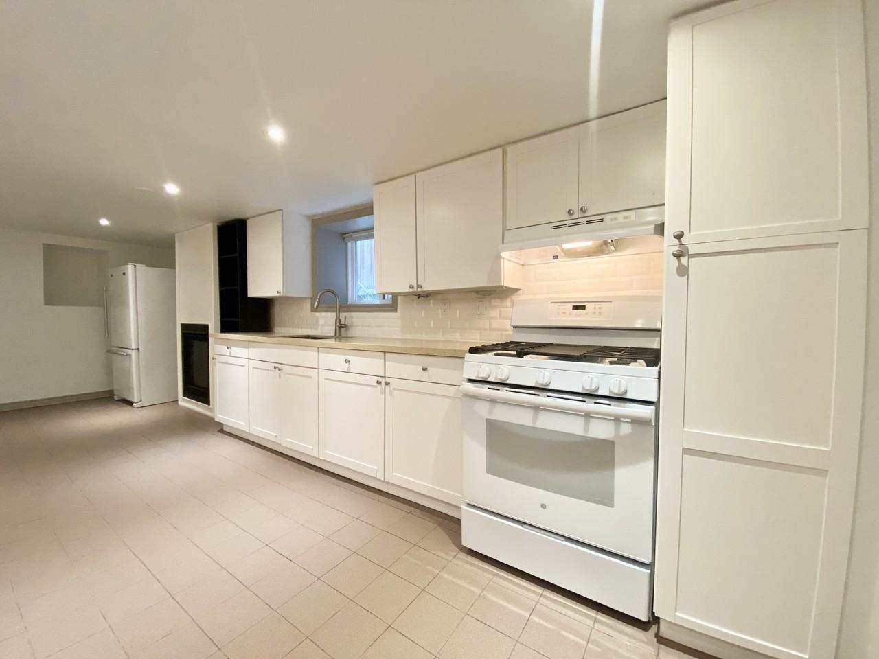209 Madison Ave #5 - Photo 4 of 44