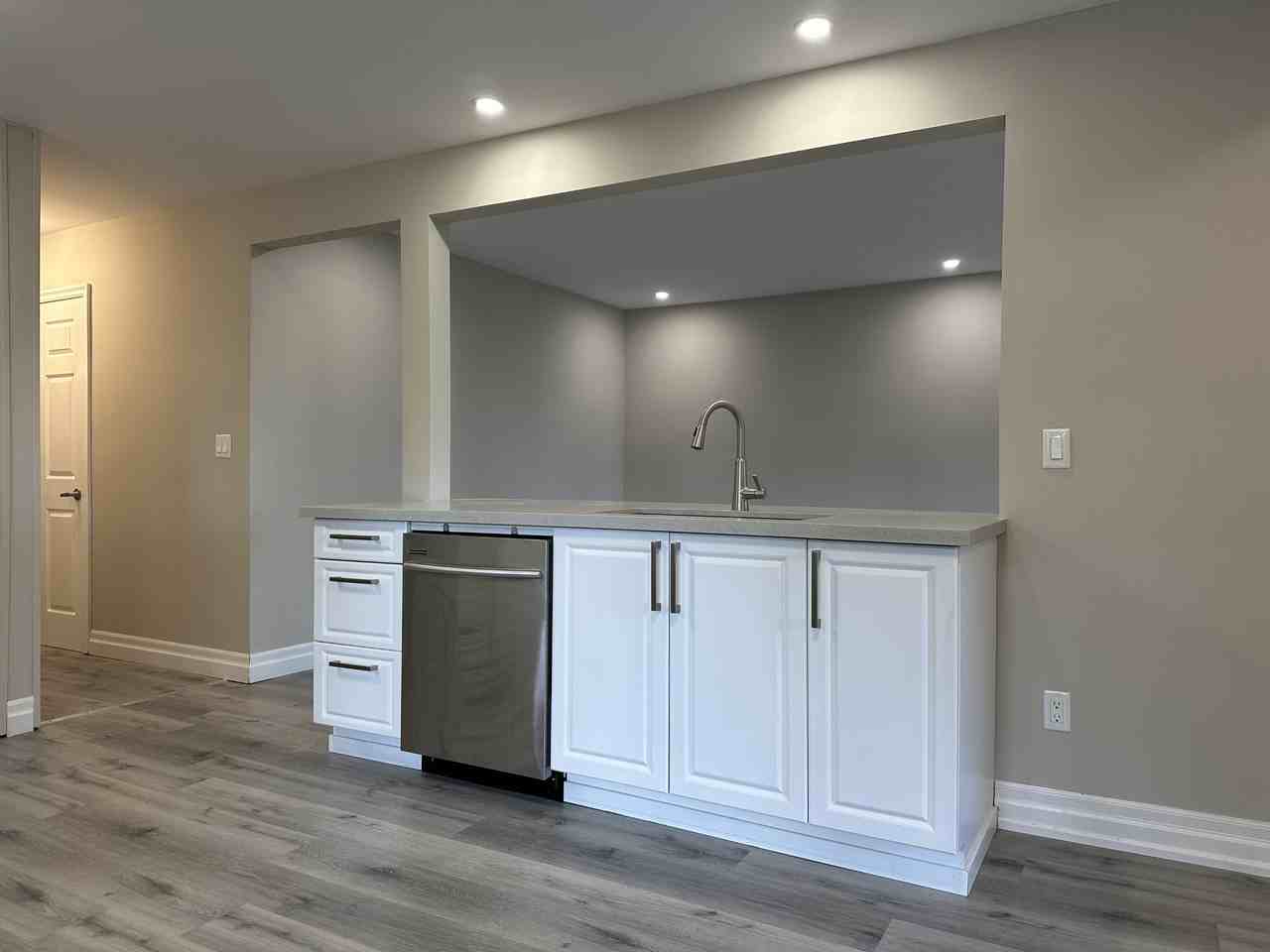 368 Fairlawn St - Photo 4 of 28