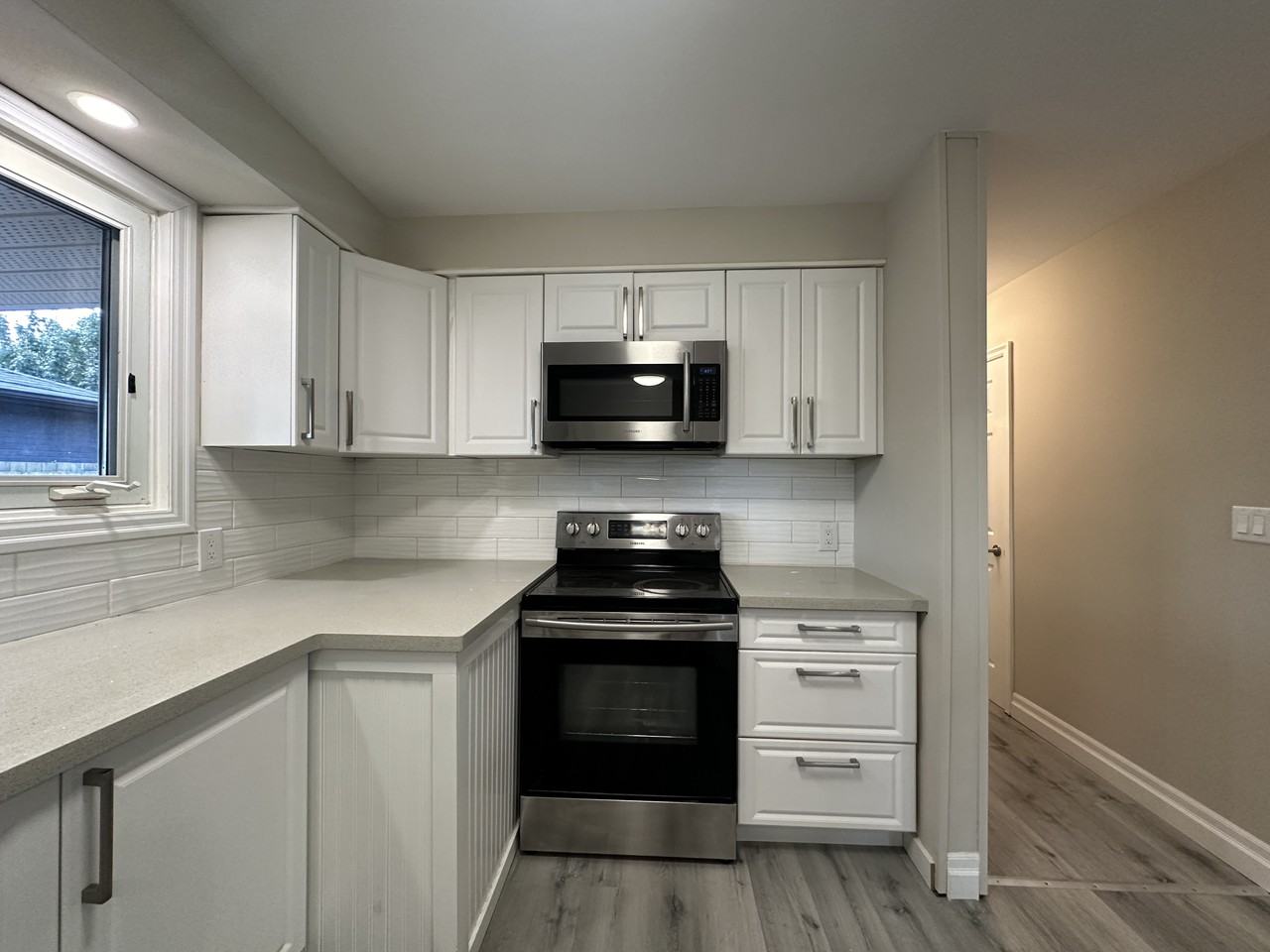 368 Fairlawn St - Photo 7 of 28