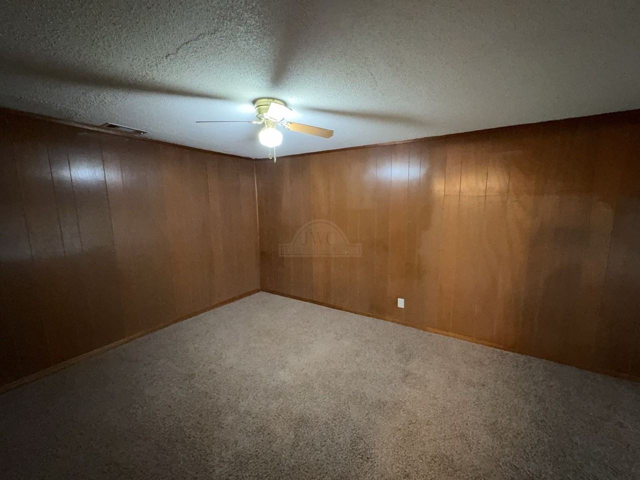 408 Allen St - Photo 6 of 18