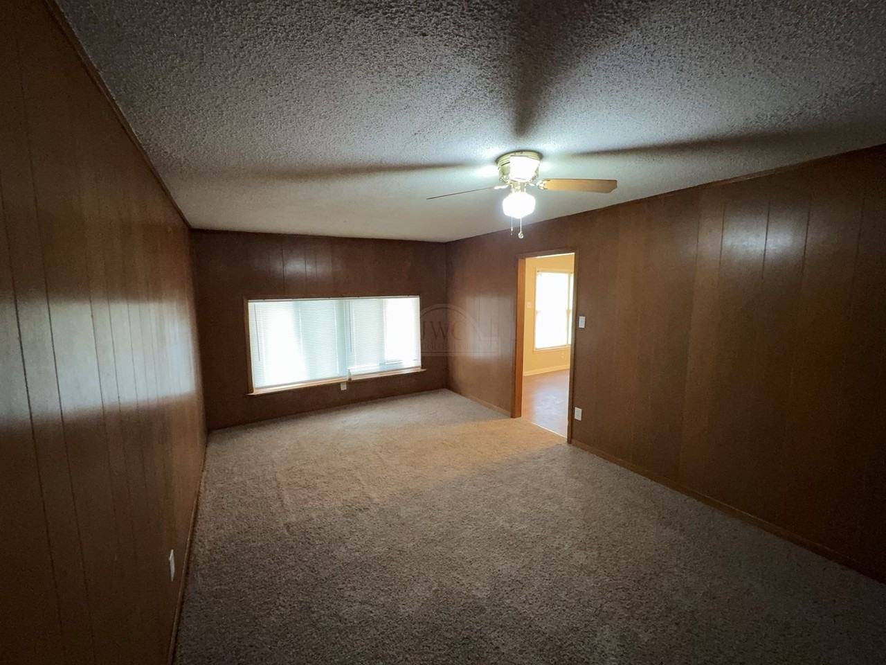 408 Allen St - Photo 7 of 18