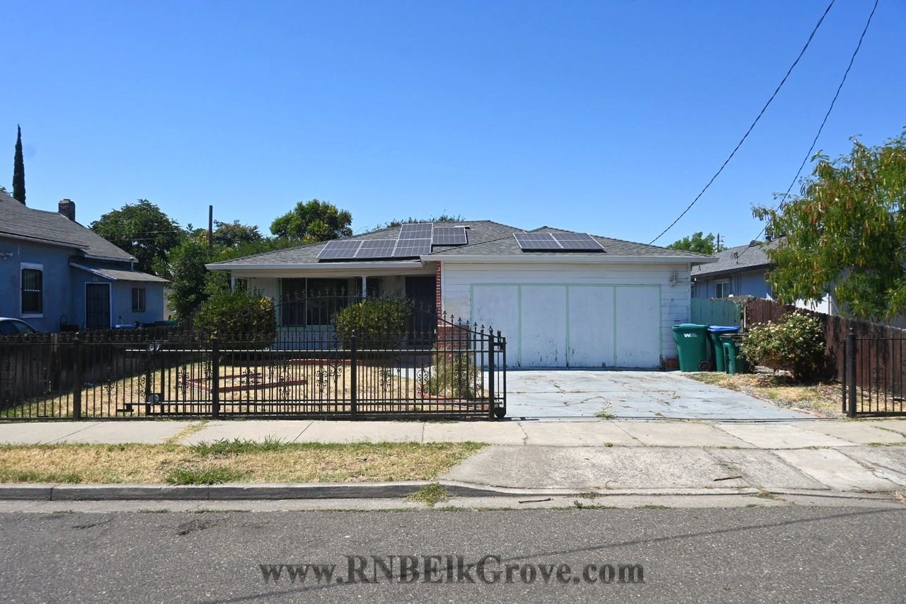 2271 E Church St - Photo 2 of 28