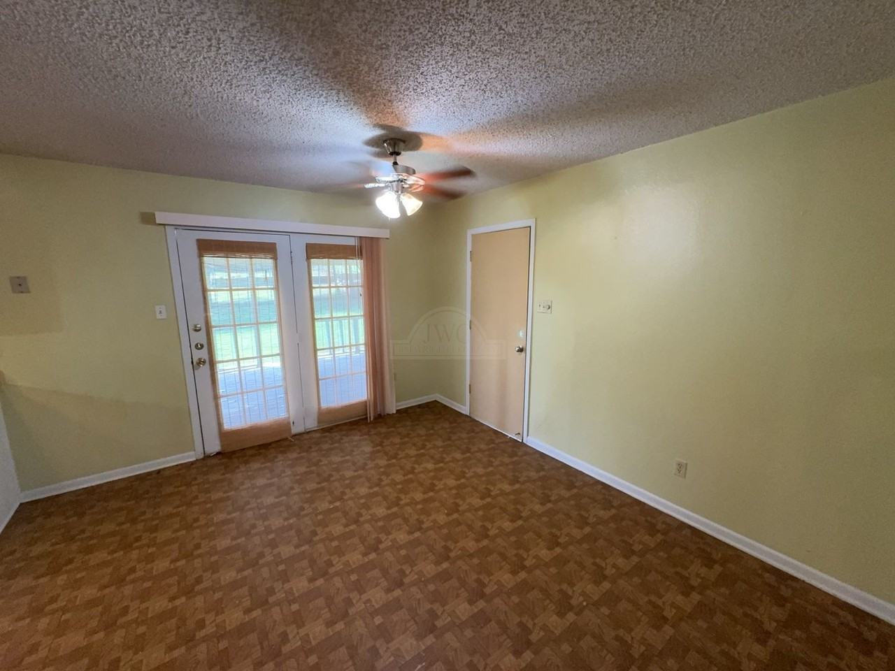 820 Michelle Dr - Photo 5 of 16