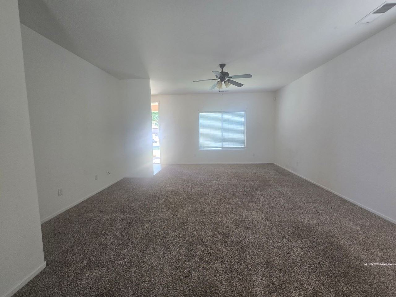 2068 W Merritt St - Photo 2 of 10