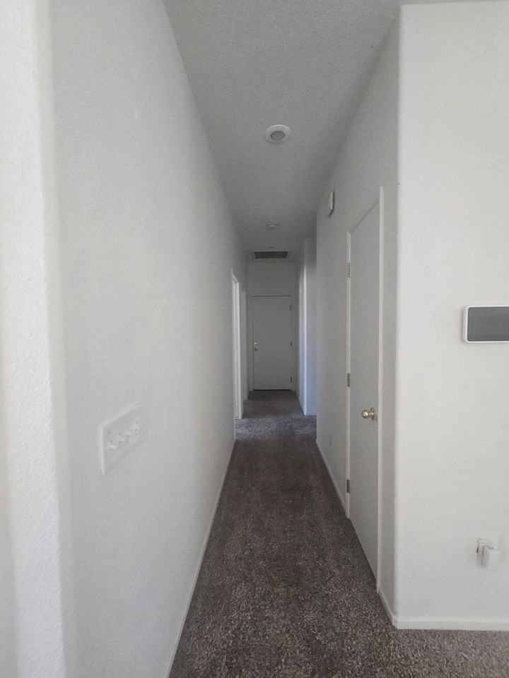 2068 W Merritt St - Photo 5 of 10