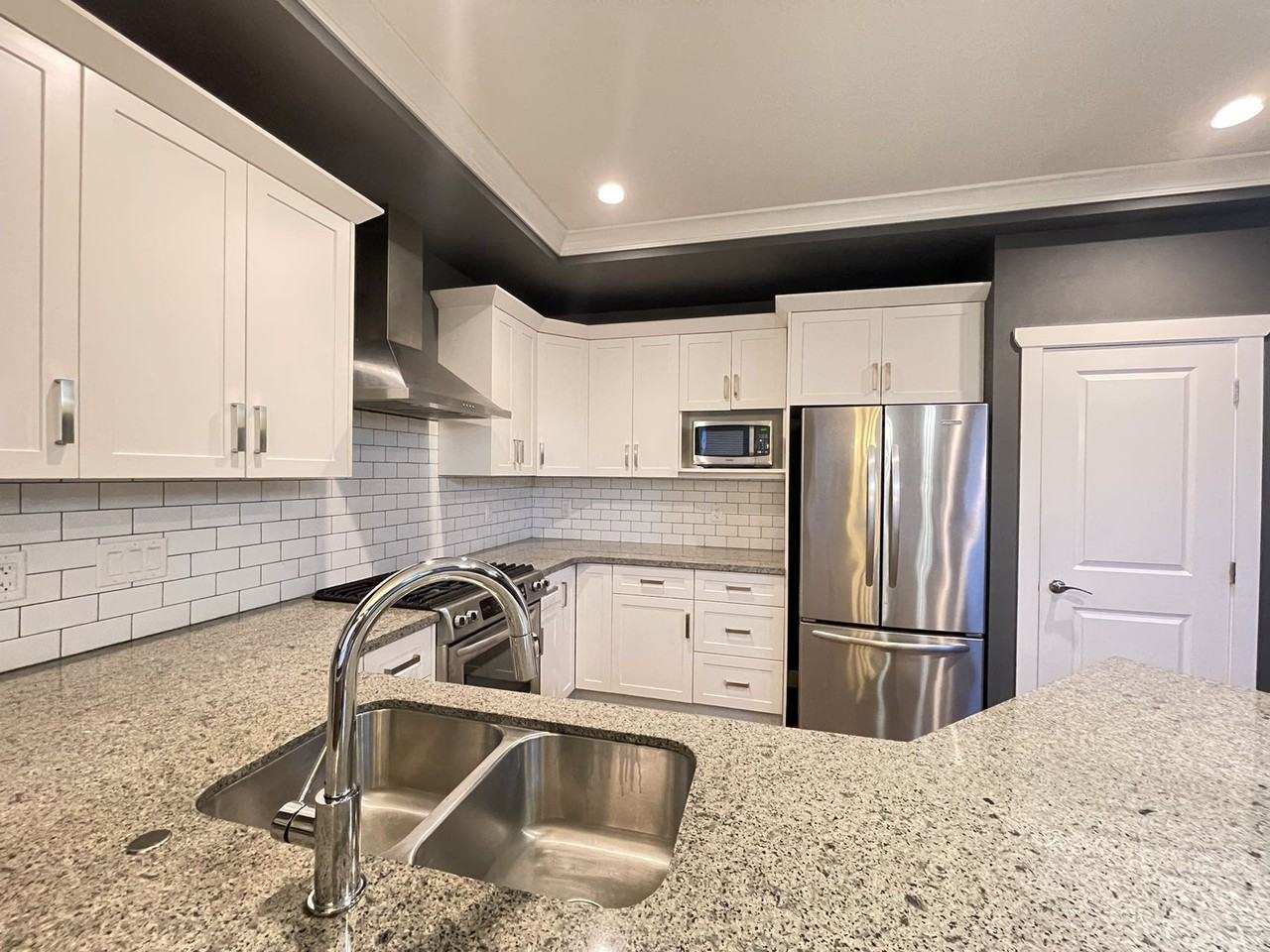 21000 78A Avenue - Photo 3 of 24