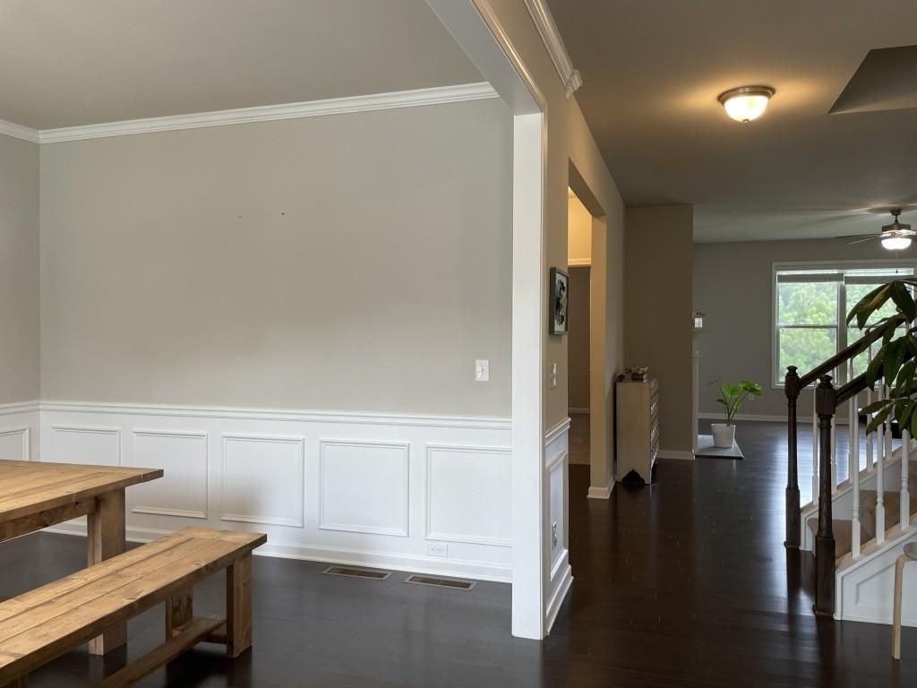 2415 Matlin Way - Photo 6 of 33