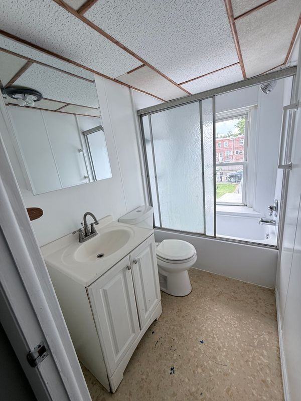 2832 W 6th St - Photo 7 of 9