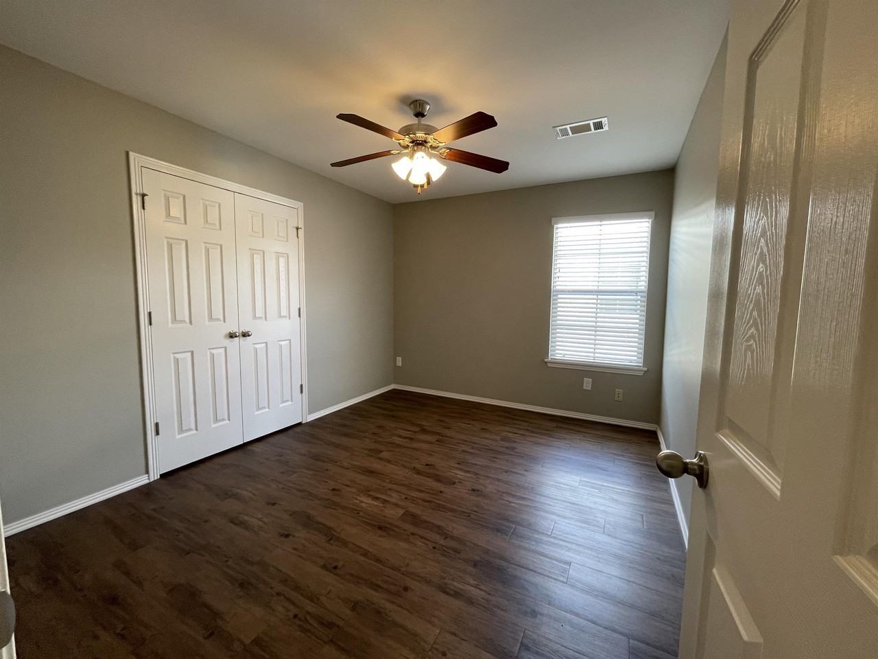2902 Sw Deerfield Blvd #2 - Photo 3 of 23