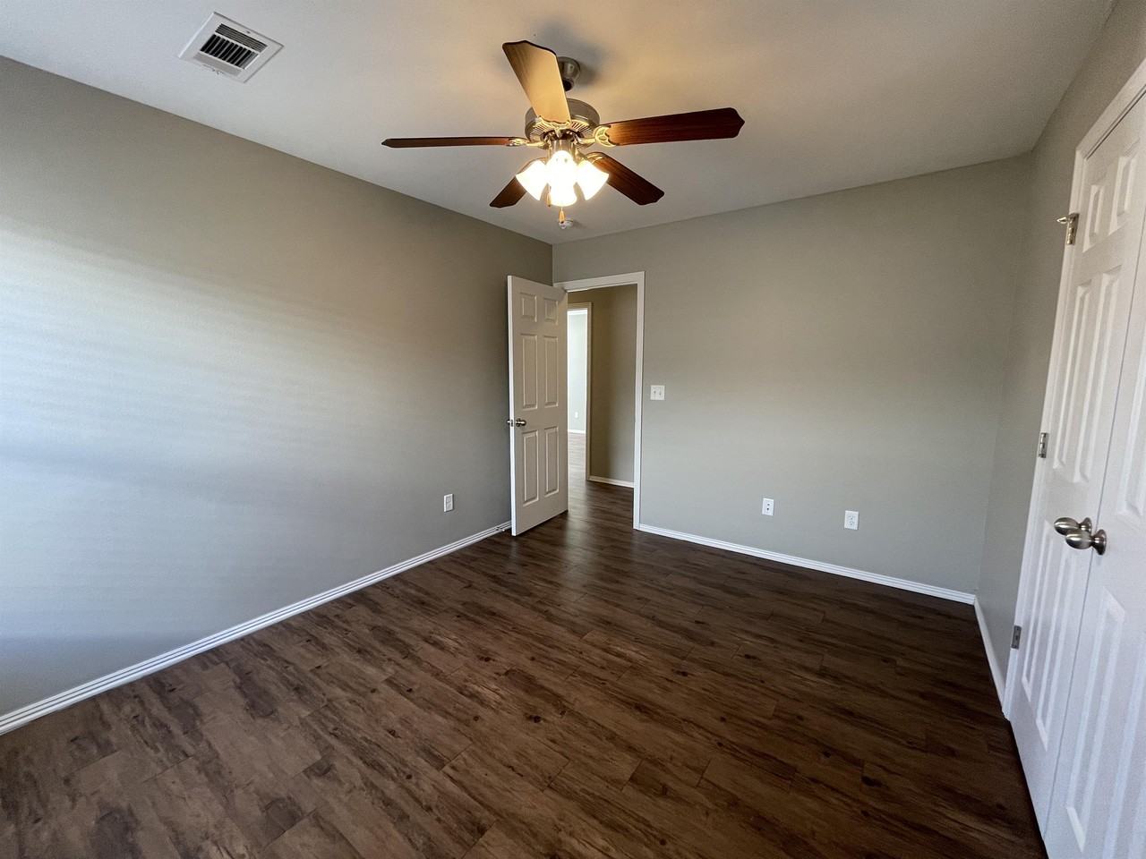 2902 Sw Deerfield Blvd #2 - Photo 7 of 23