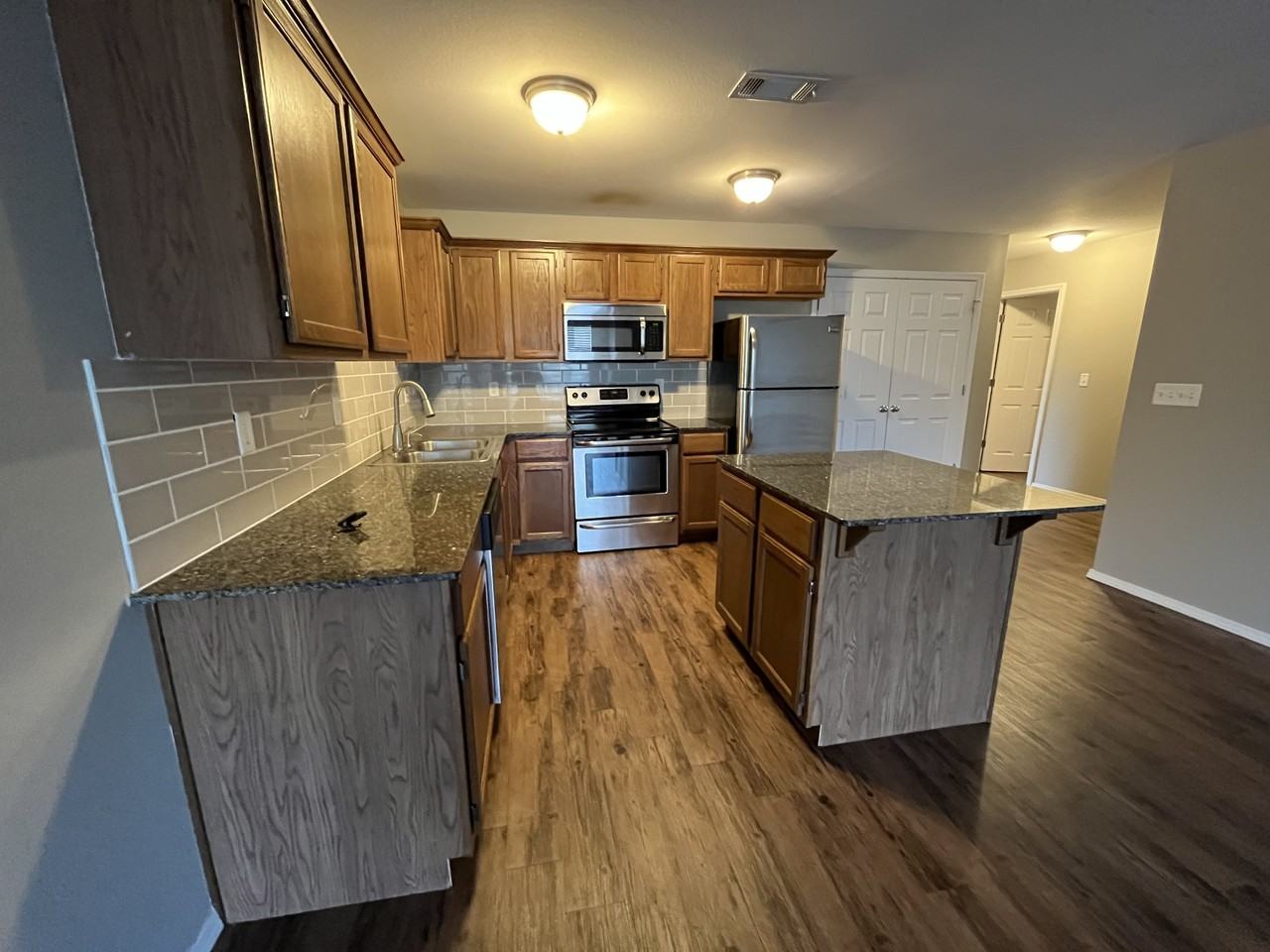 2902 Sw Deerfield Blvd #1 - Photo 2 of 11