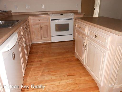 406 Dixieland Dr - Photo 2 of 8
