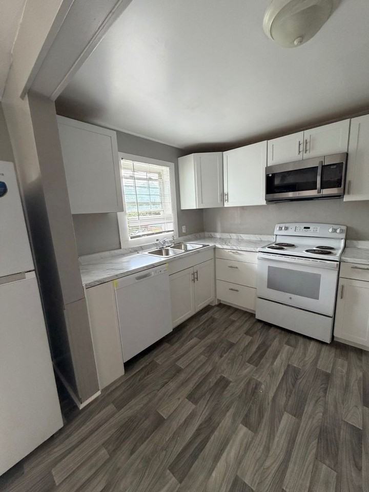 1409 Laboratory Rd - Photo 2 of 18