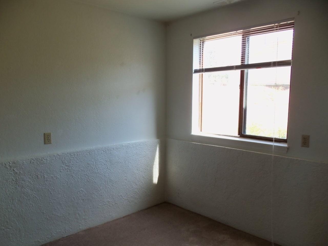 520 Forest Edge Rd Apt D - Photo 3 of 6