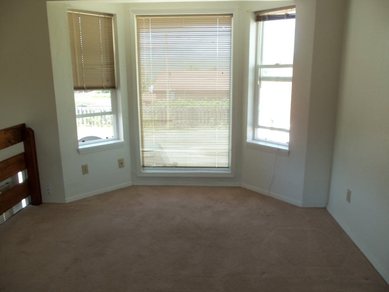 520 Forest Edge Rd Apt D - Photo 5 of 6