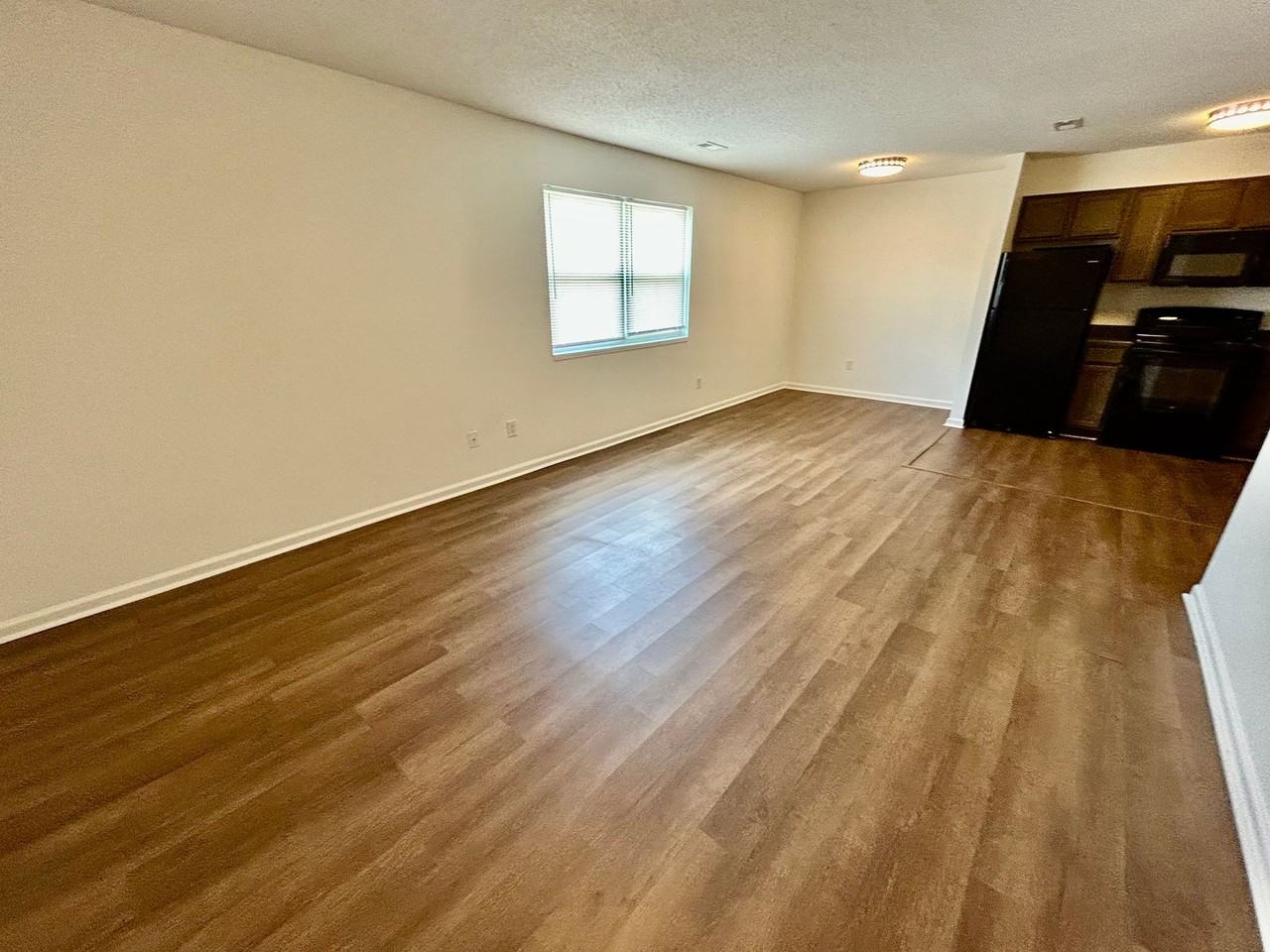 200 N. Hill-N-Dale St. - Photo 4 of 30