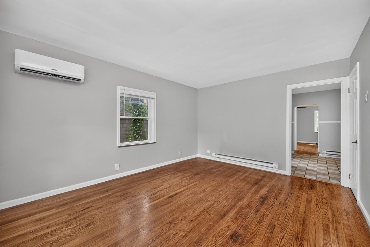 4348 Kirby Ave #1 - Photo 4 of 15