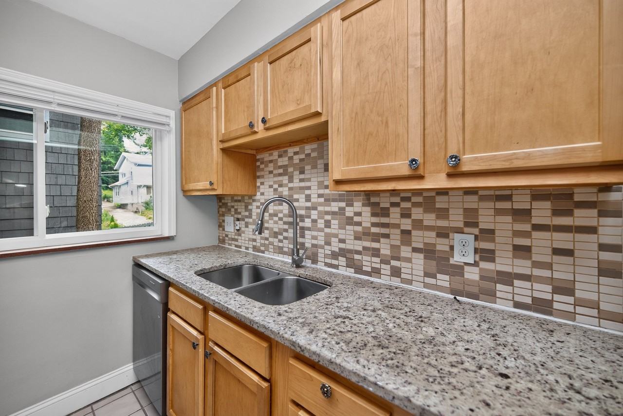 4348 Kirby Ave #1 - Photo 6 of 15