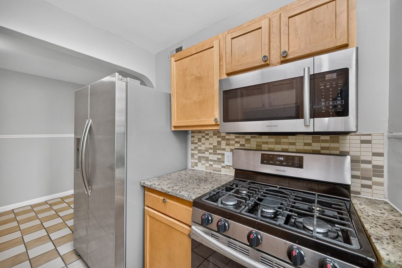 4348 Kirby Ave #1 - Photo 7 of 15