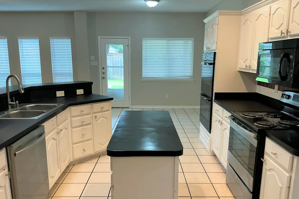 4104 English Ivy Dr #NA - Photo 3 of 10