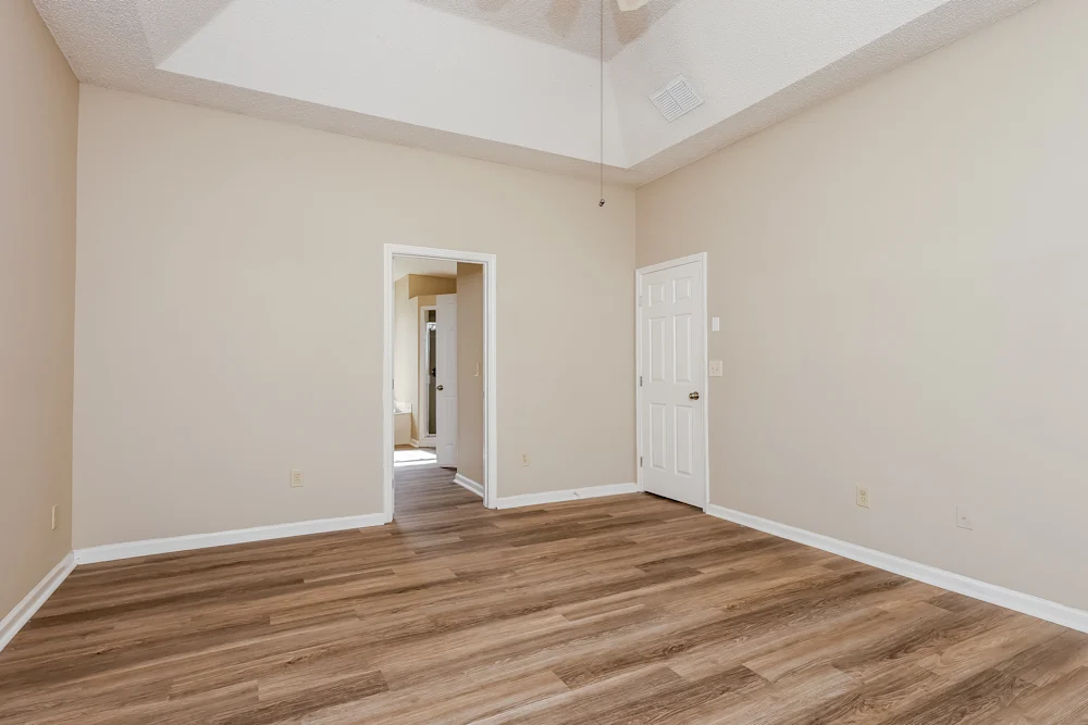 11837 Lake Fern Dr #NA - Photo 5 of 11