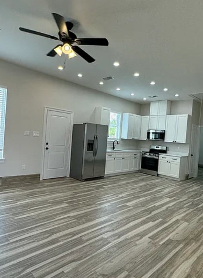 9101 Virtue St #9101 - Photo 3 of 11