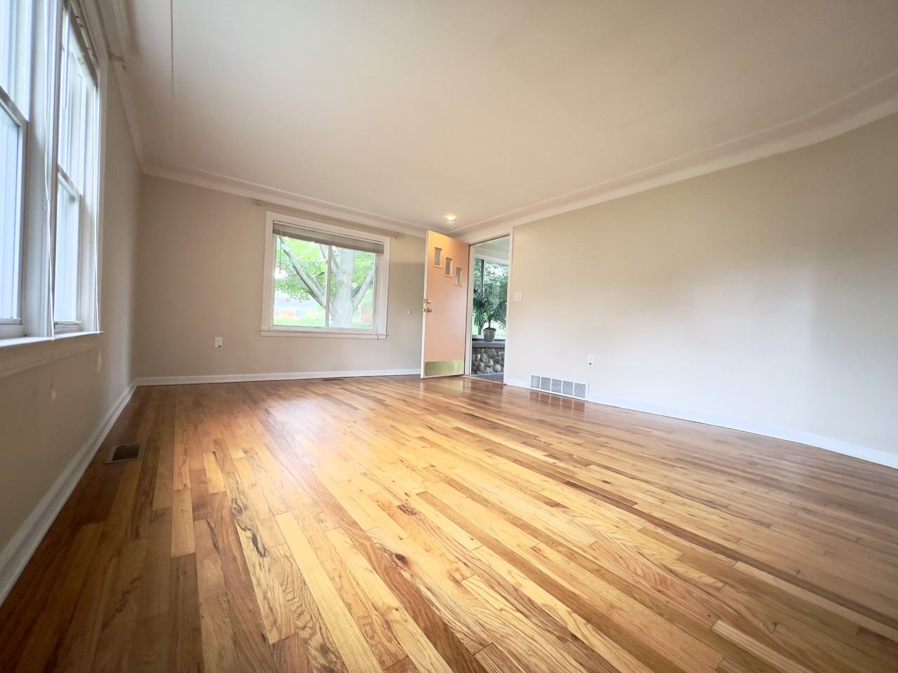 315 E Cowan Ave #NA - Photo 4 of 27