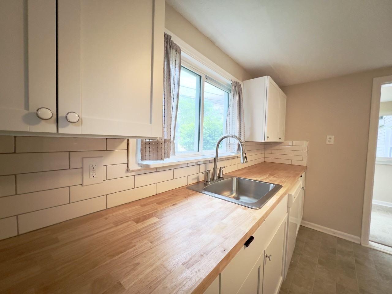 315 E Cowan Ave #NA - Photo 7 of 27