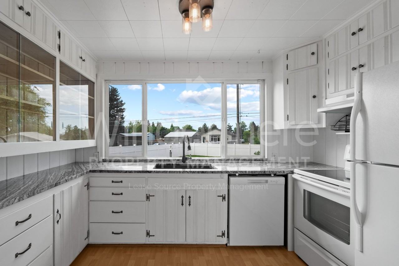 14116 E Rich Ave - Photo 4 of 41