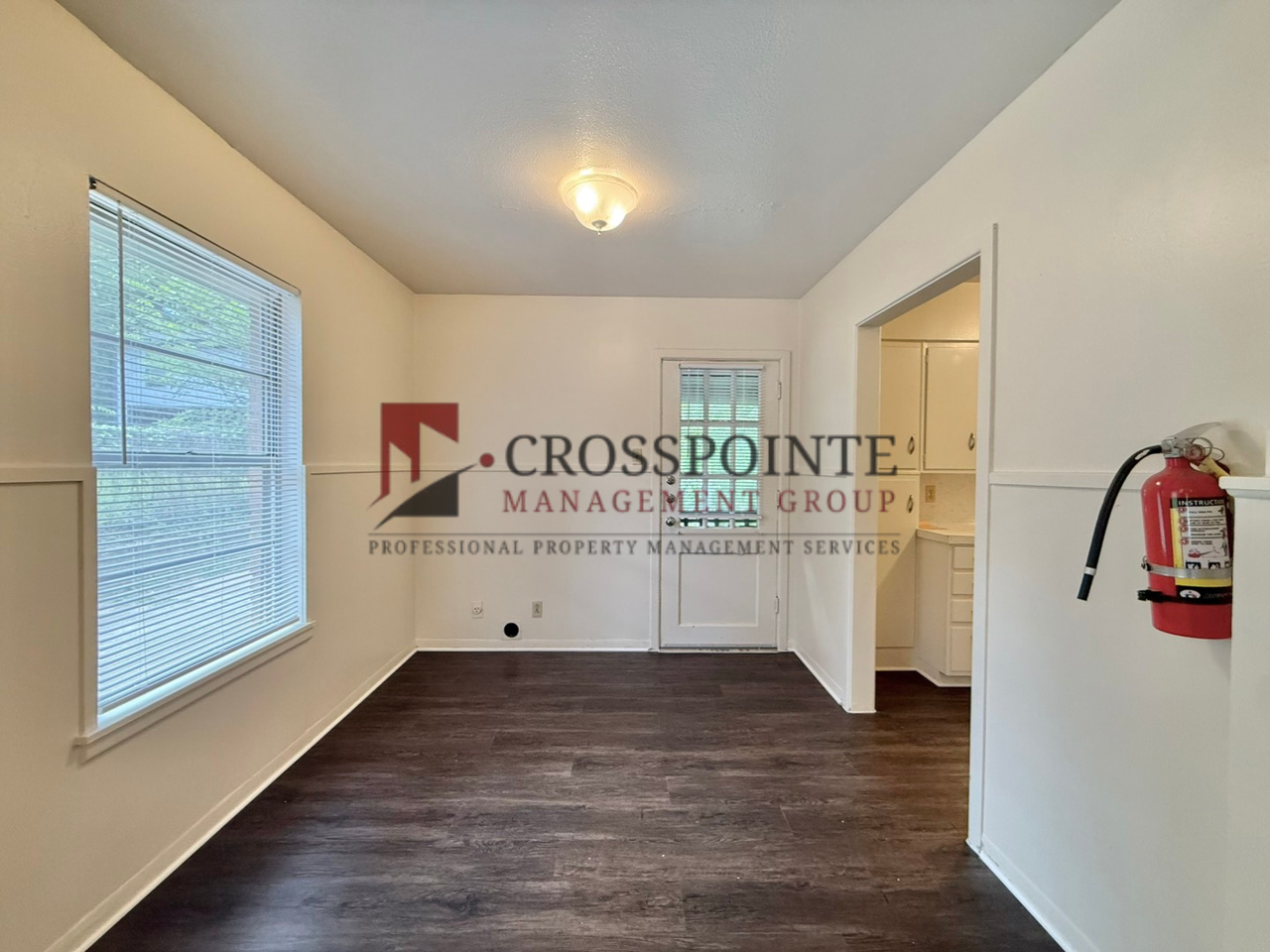 430 E Hudson St - Photo 4 of 16