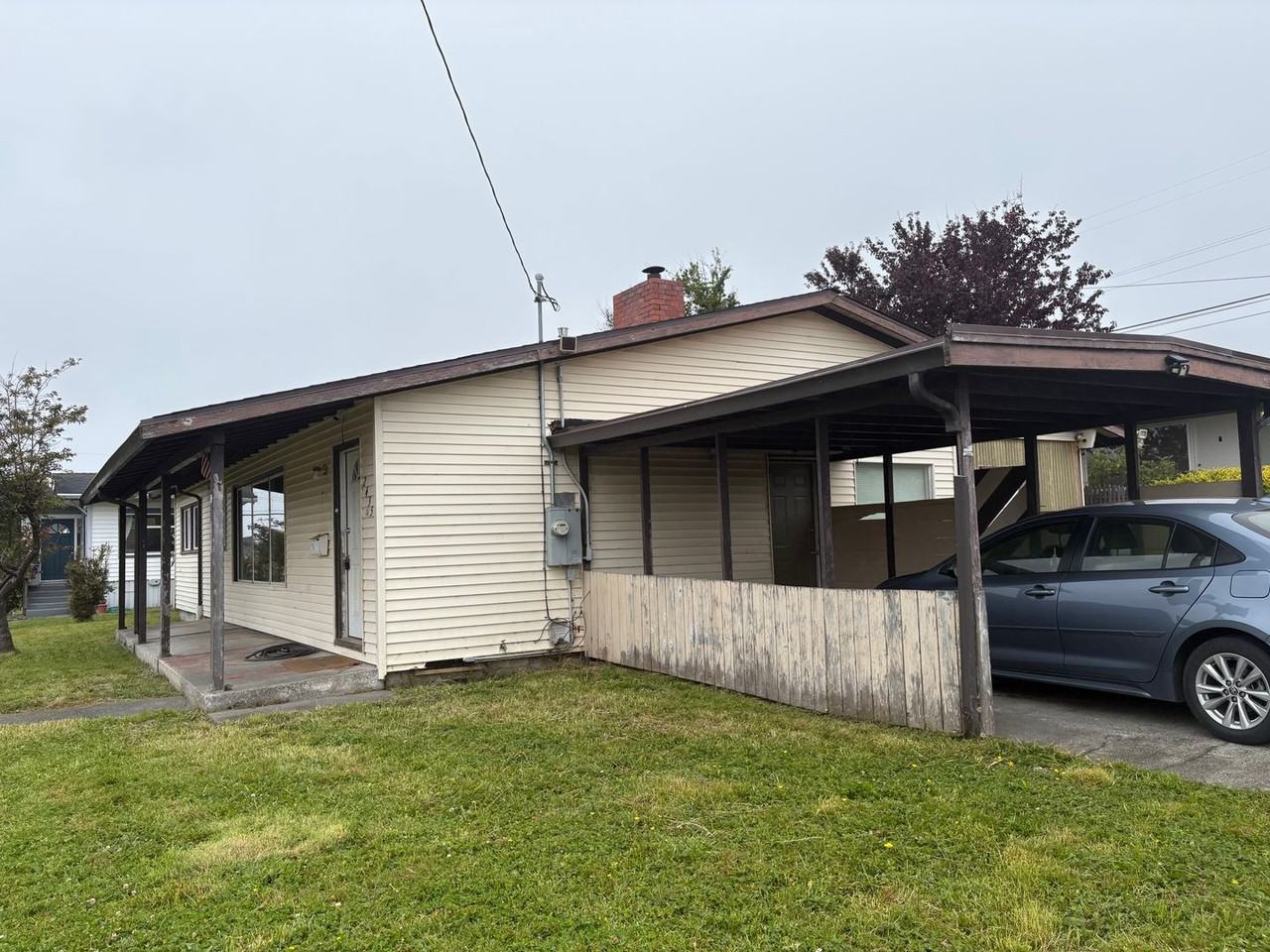 2435 B St - Photo 2 of 11