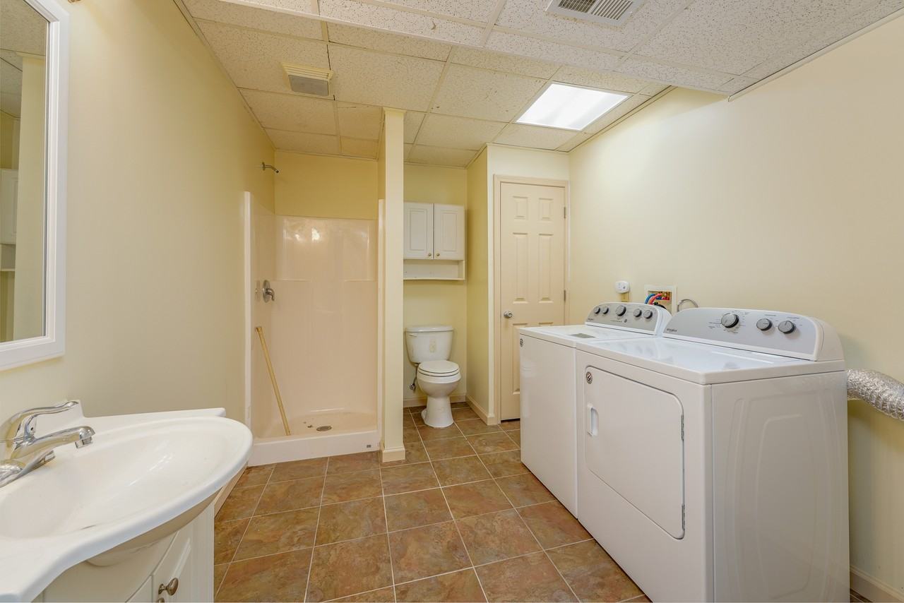 480 Wingfield Way - Photo 3 of 41