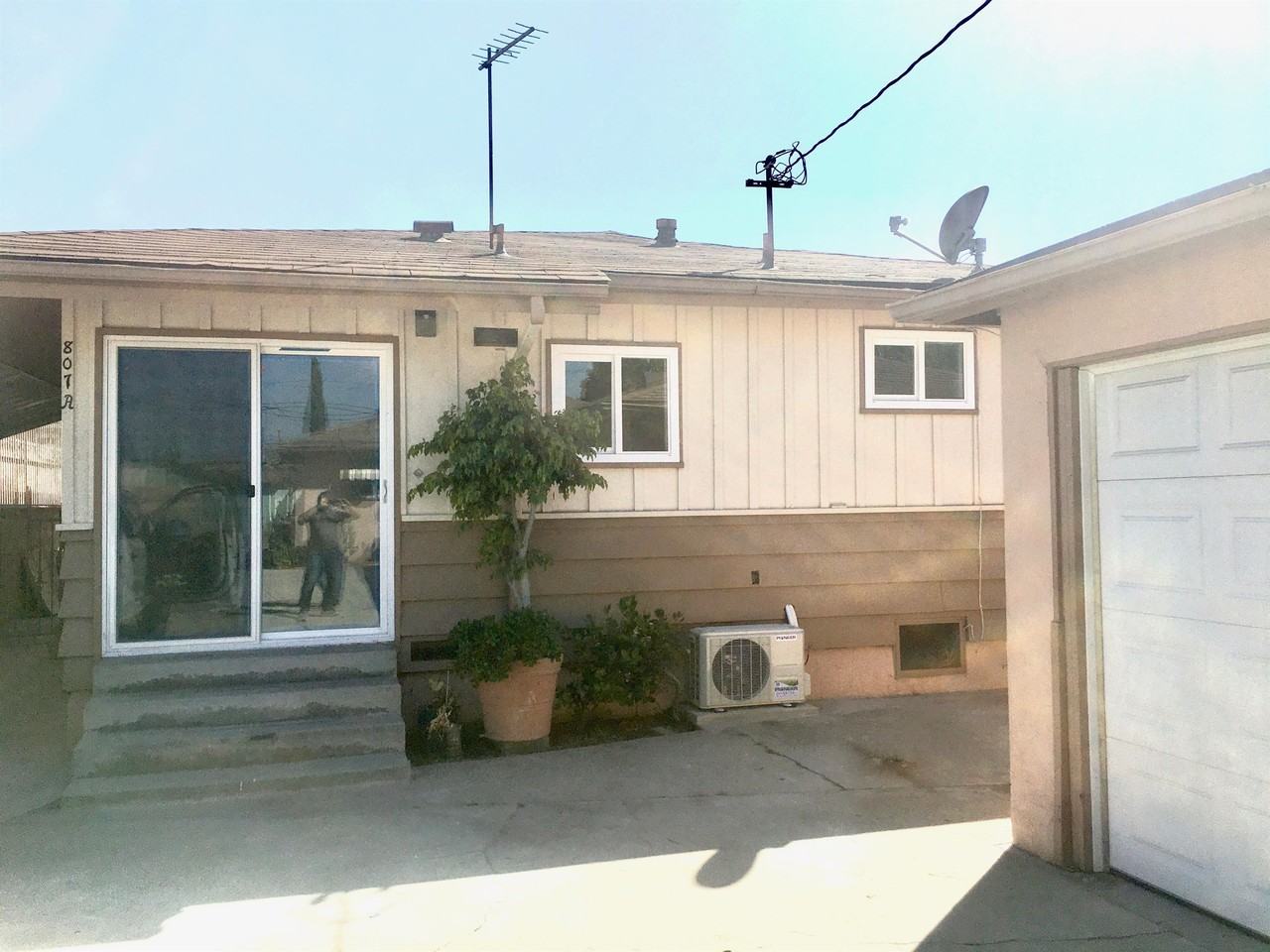 807 Date St Apt A - Photo 5 of 10