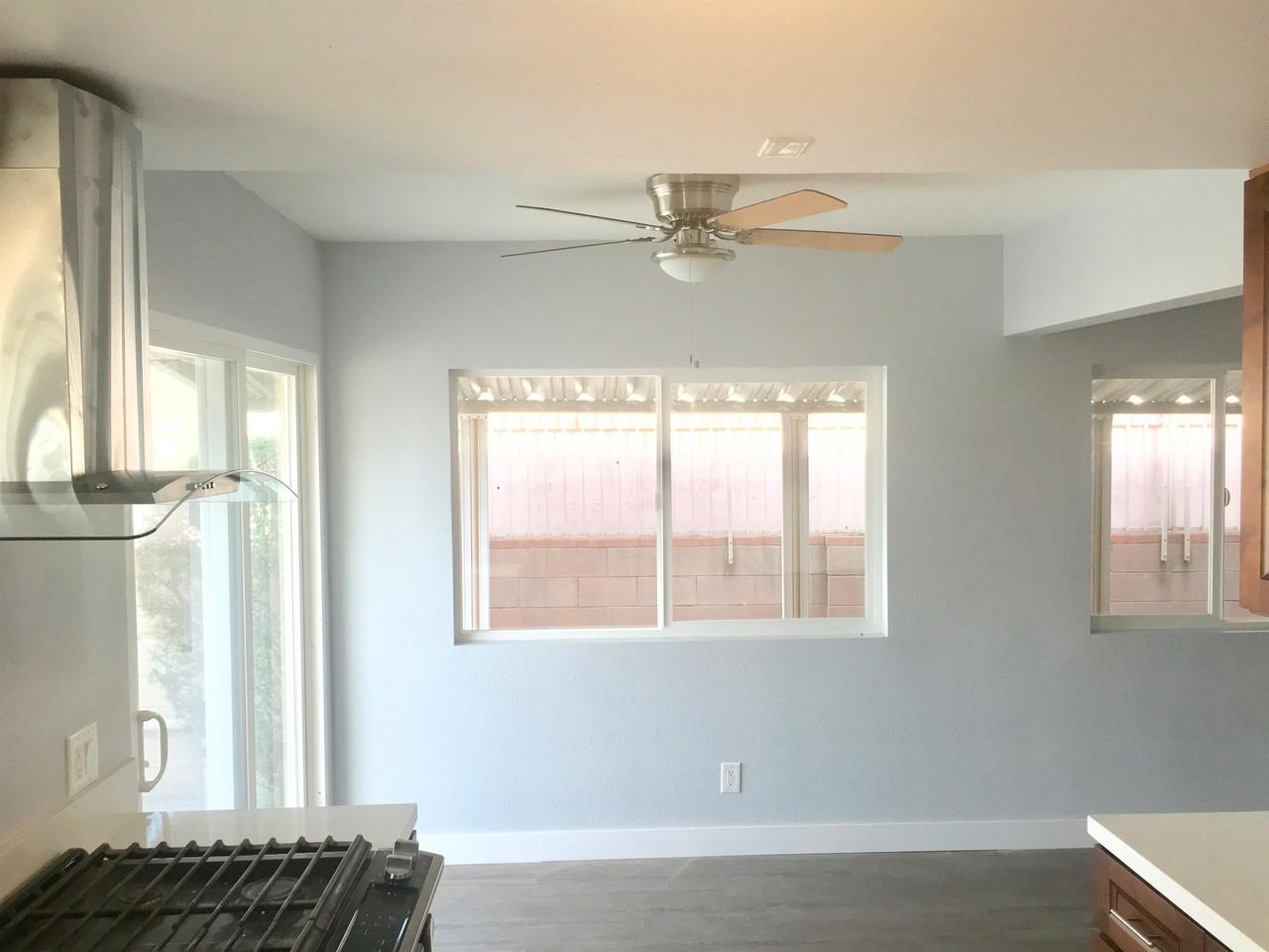 807 Date St Apt A - Photo 2 of 10