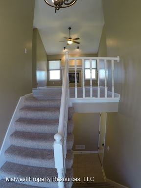 609 SE Cumberland Dr - Photo 2 of 21