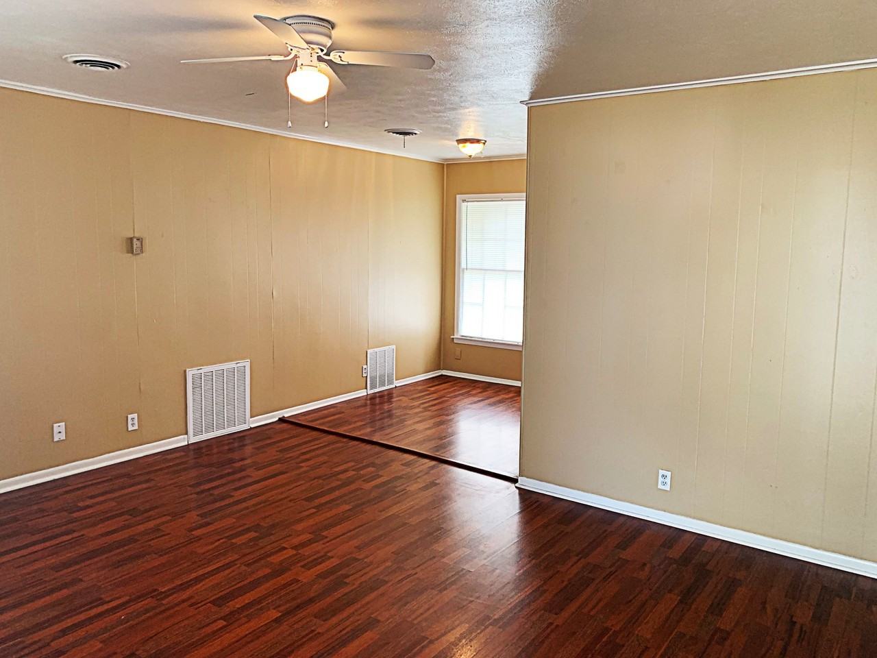 5017 Fairfax St - Photo 4 of 10