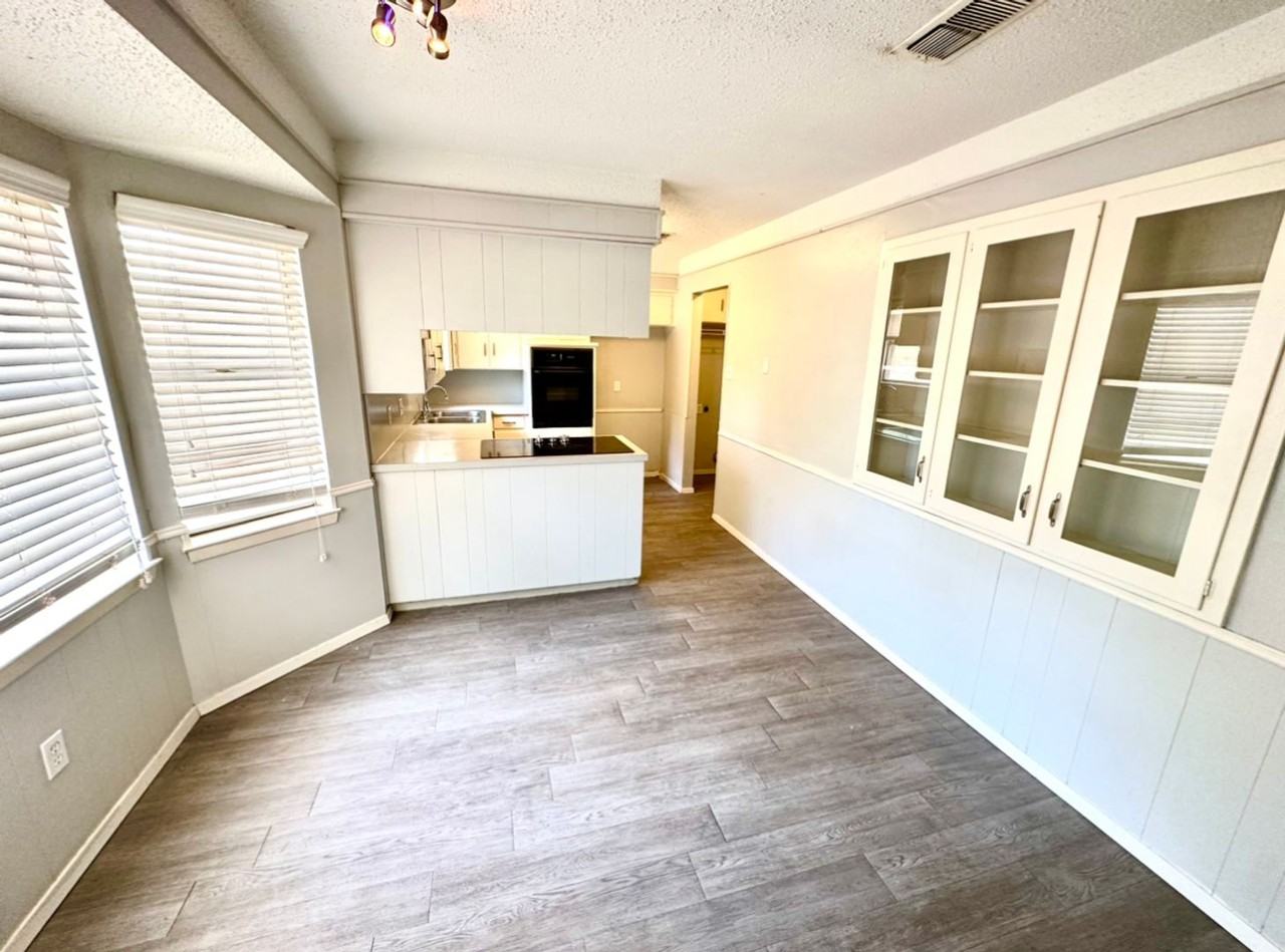 1114 Johnson St - Photo 4 of 13