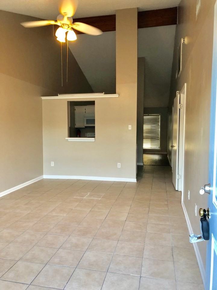 1713 Jasper Ave - Photo 4 of 16